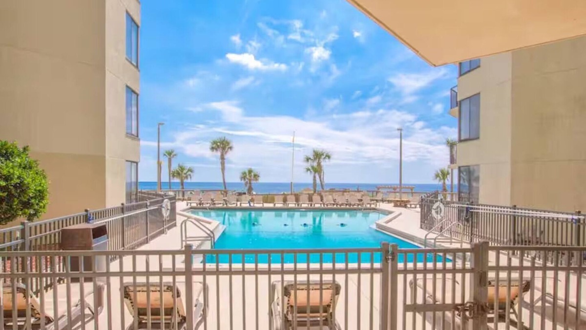 Panama City Beach Condo | PCB Beachfront condo next to Pineapple Willy's #312W