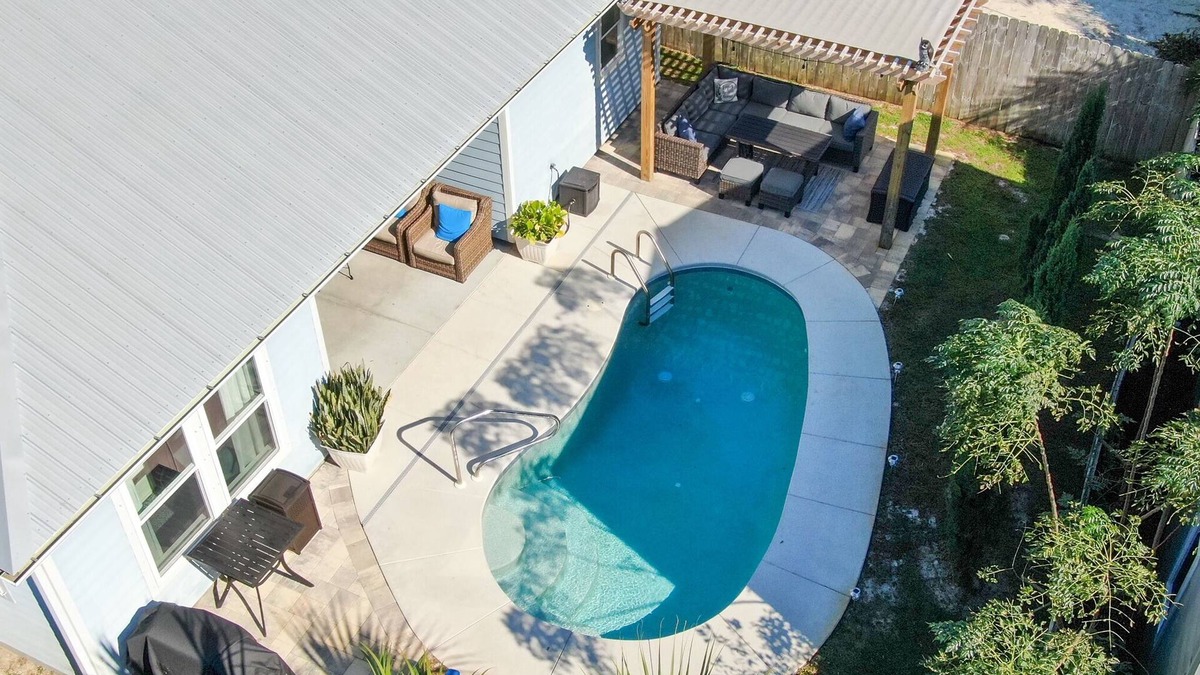 Kiska Beach House | PCB/Laguna & Rosemary/30A -private heated pool & 2 blocks to the beach