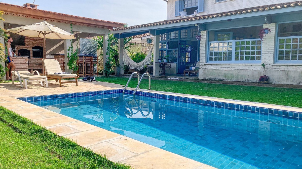 Jardim Virginia House | Pe na Areia Enseada a 1 Minuto a pé da Praia