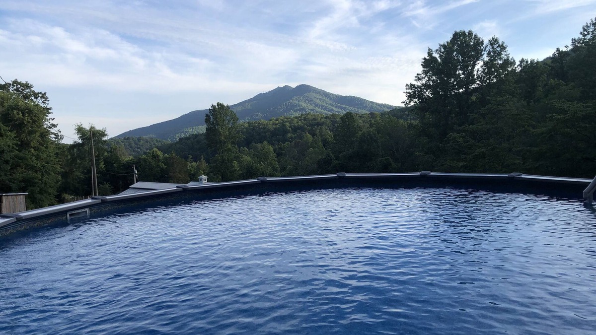 Monroe House | Peace and calm in the foothills of The Blue Ridge Mountains.