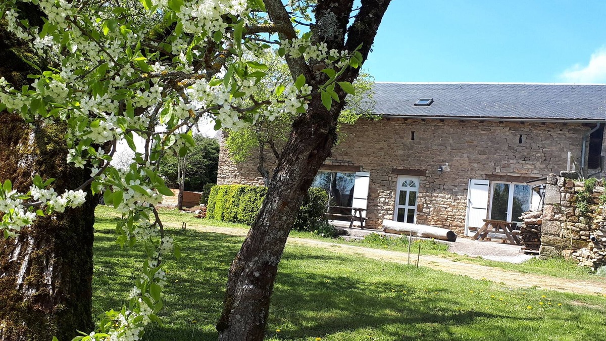 Saint-Laurent-d'Olt Ski Chalet | Peace and Pleasure in the Countryside