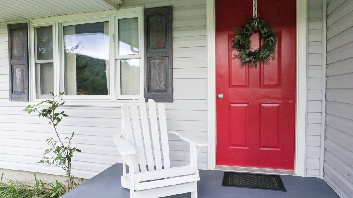 Burks Fork House | Peace and Pinecones Cottage - when quiet is what you need, by Buffalo Mountain Getaway