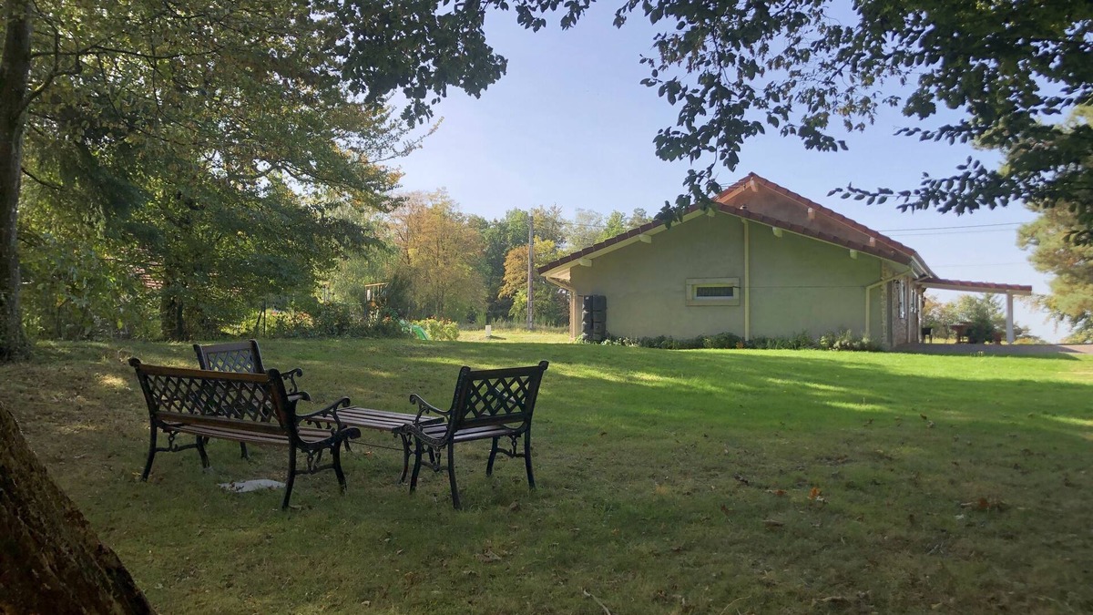 Mortagne House | Peace and quiet in the heart of nature with a large garden