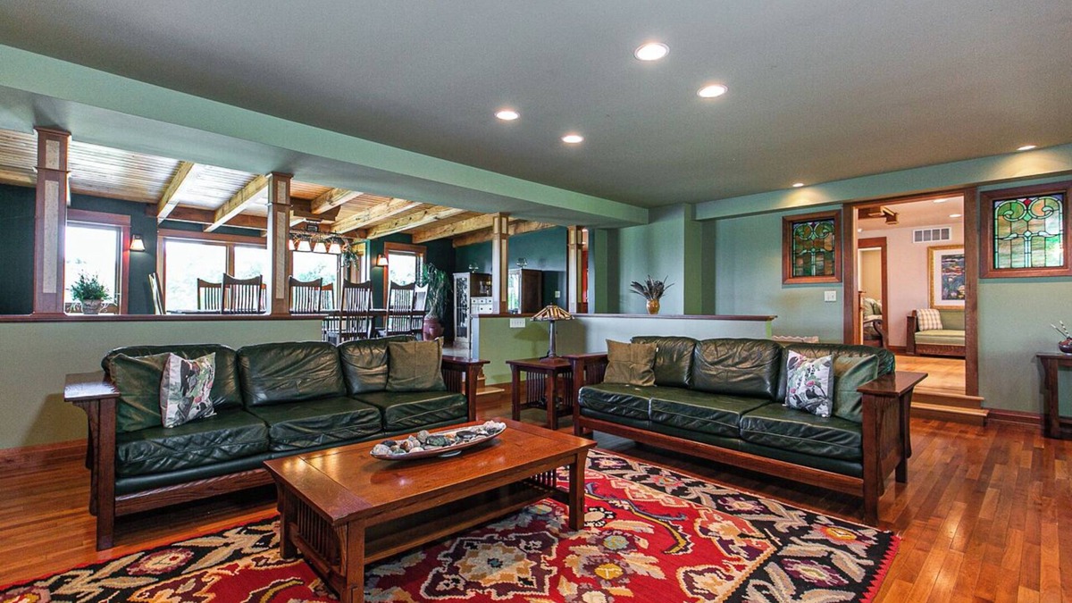 Thompson House | Peace and solitude await you at Moon Valley Lodge in rural Jo Daviess County ILn