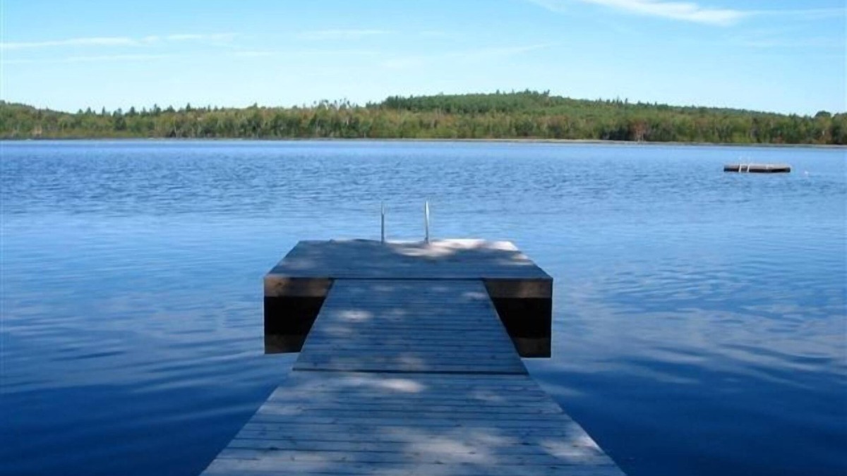 Penobscot House | Peace and Tranquility on Private Pierces Pond