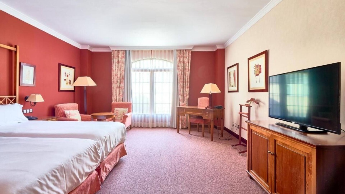 Cebreros Hotel | Peace & Beauty Near Ávila – Elegant Retreat Surrounded by Gardens - 2 Units