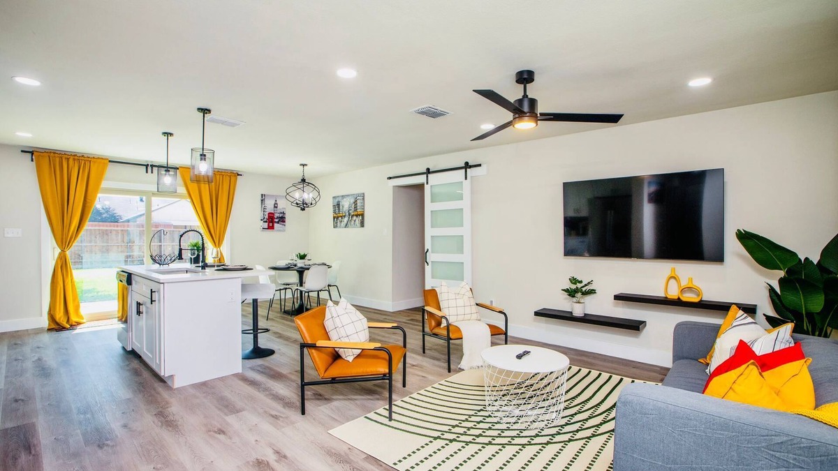 The Colony House | Peace Cottage - A Cozy & Modern 3-bedroom house designed with love.