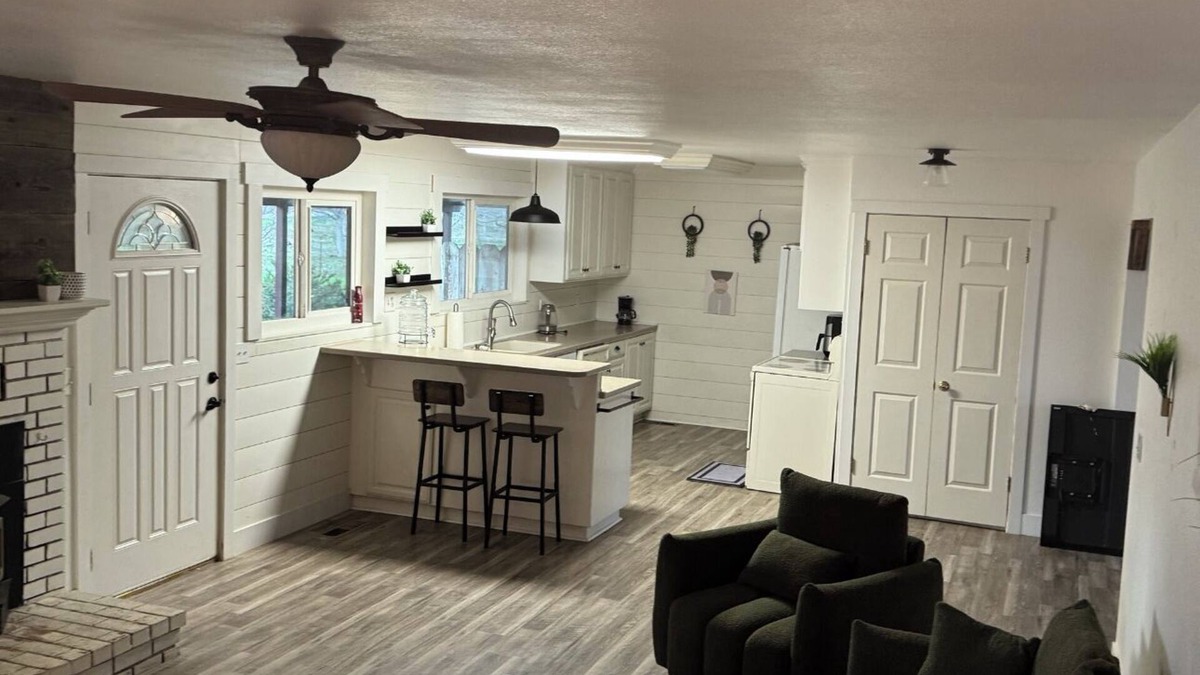 Flournoy Other | Peace-full & private farmhouse in orchard setting.10 min from thunder hill .