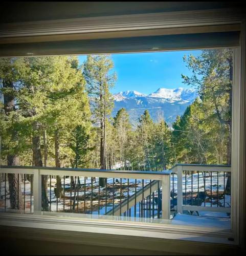 Woodland Park House | Peace in the Pines Hot Tub & Pikes Peak Views