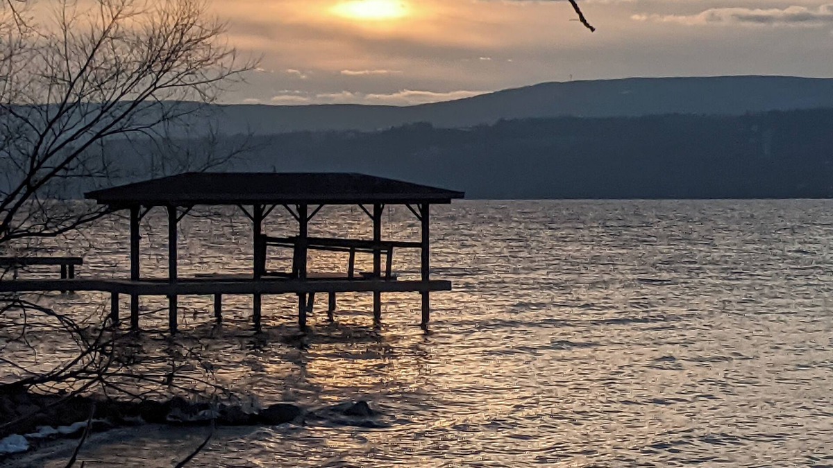 Rushville House | Peace of the Lake: Lakeview sunsets, sauna & enjoy the lake!