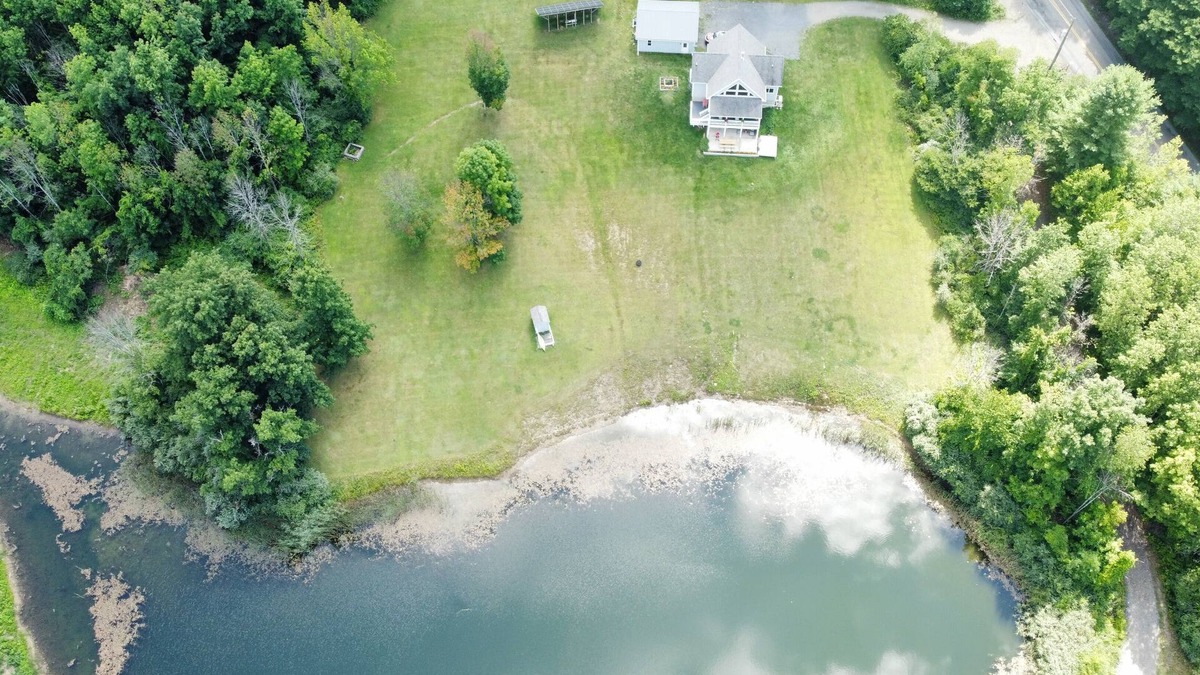 Naples House | Peace Pond Acres in the heart of the Finger Lakes