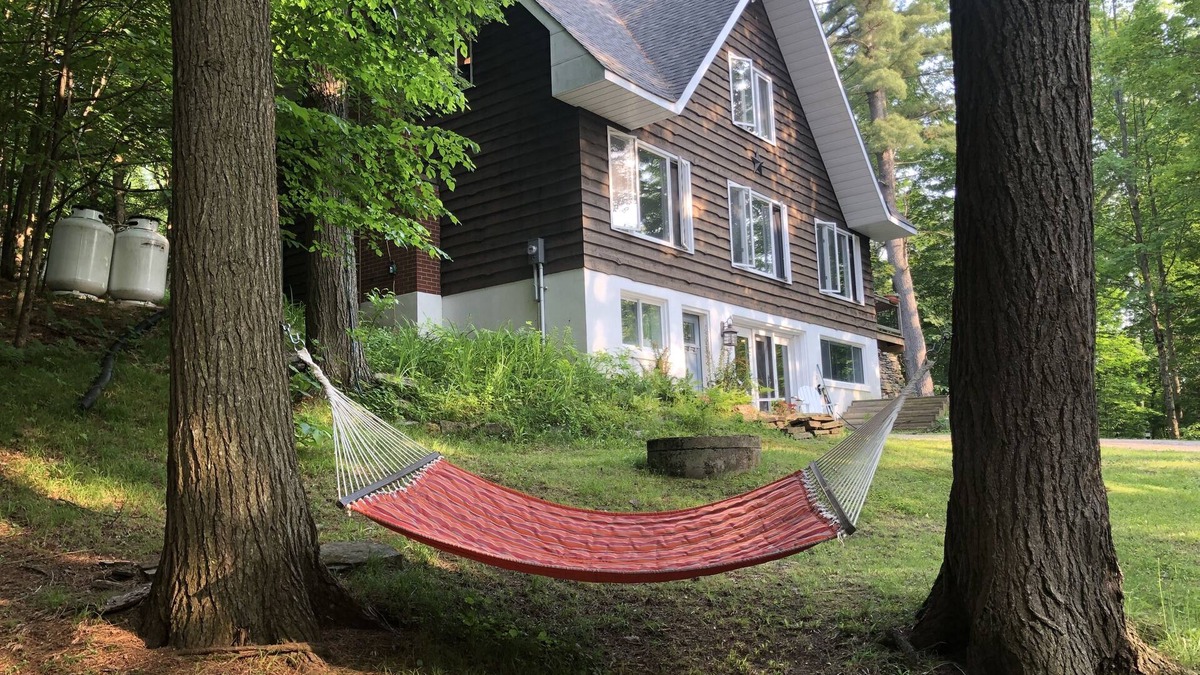 Minden Cottage | Peace & Privacy on 10 acres with full game room and fireplace