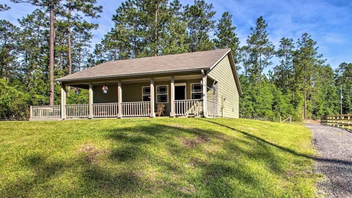 Milton House | Peace & Quiet! Horse Stables on Property, Pets Welcome!