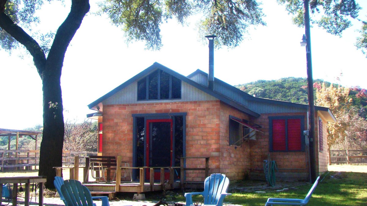 Uvalde House | ⭐Peace & Quiet under the Oaks, at the River
