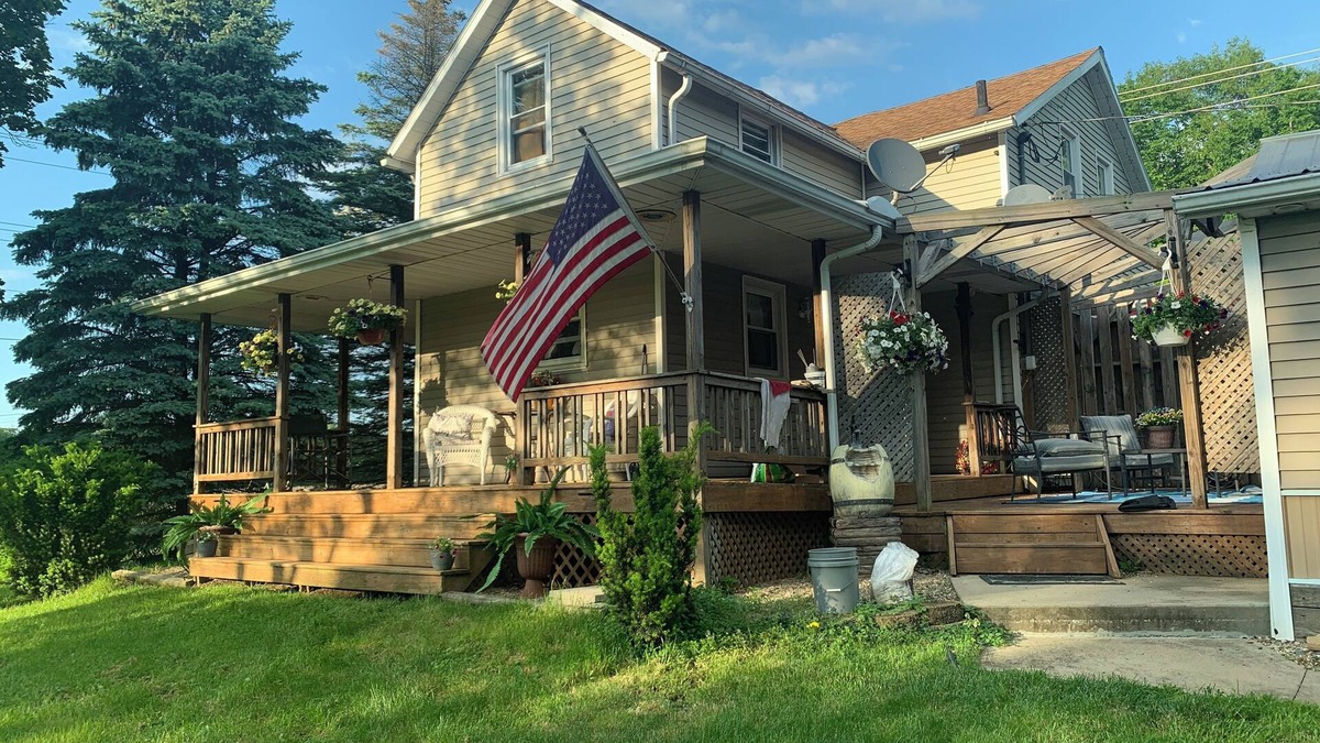 Lexington Other | Peaceful, 150 yr old country farmhouse just 1.5 miles from Mid-Ohio racecourse!