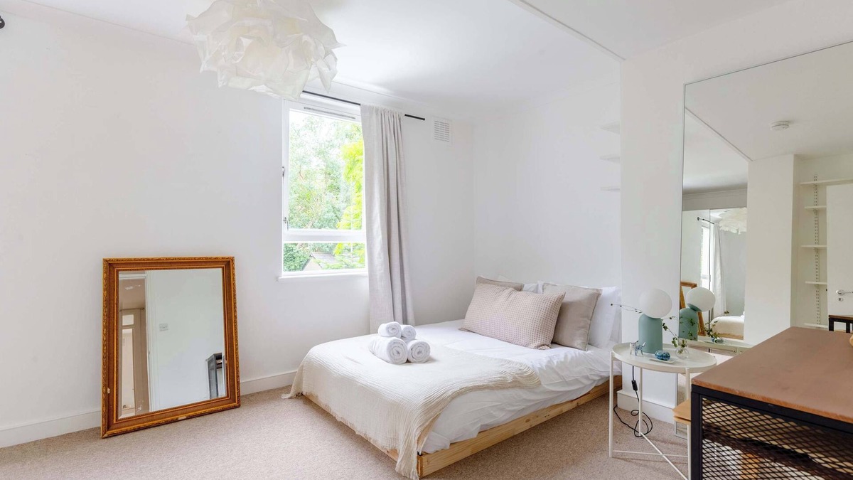 Finsbury Park Apartment | Peaceful 1BD Flat, Short Walk from Finsbury Park