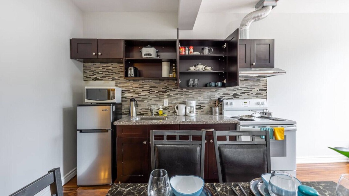 Downtown Niagara Falls Apartment | Peaceful 1BR Oasis Near Niagara Falls Attractions