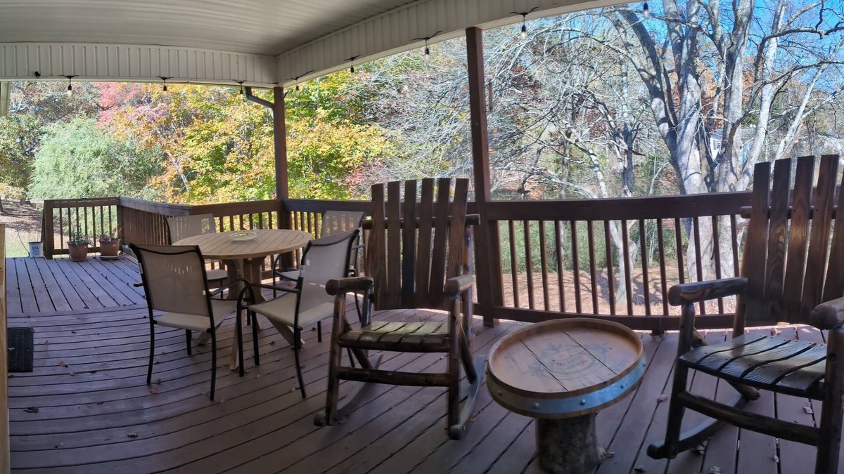 Hayesville Cabin | Peaceful 2/2 cabin, with 4 person Spa, Large covered porch, fire pit and more.