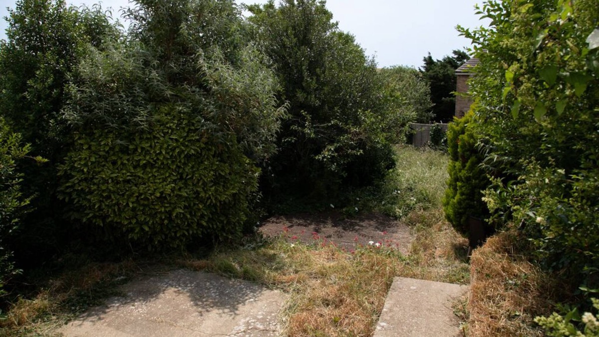 Woodingdean House | Peaceful 2 Bedroom House w/Free Parking + Sea View, close to the South Downs