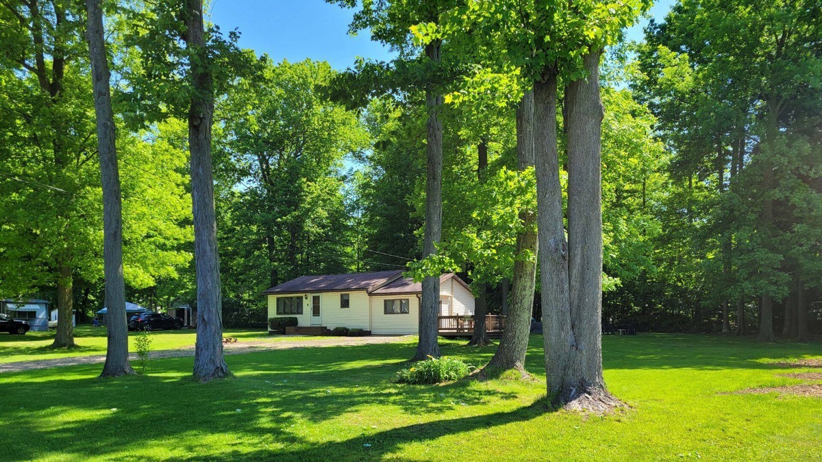 Pymatuning North Cottage | Peaceful 2 bedroom cottage close to the lake.