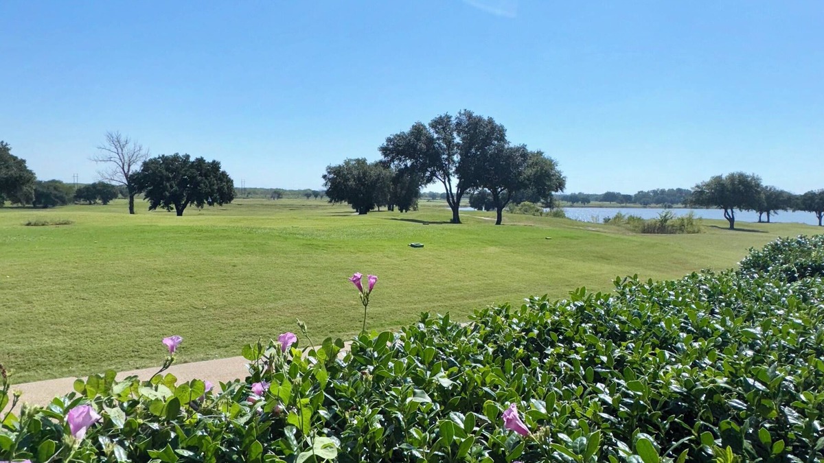 Kemp House | Peaceful 2-bedroom house with golf course view!