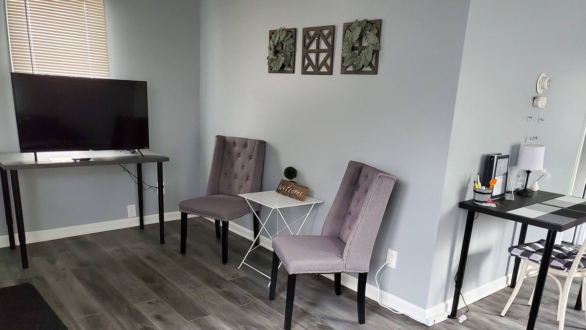 Ypsilanti House | Peaceful 2 Bedroom Residence - Ypsi/AnnArbor