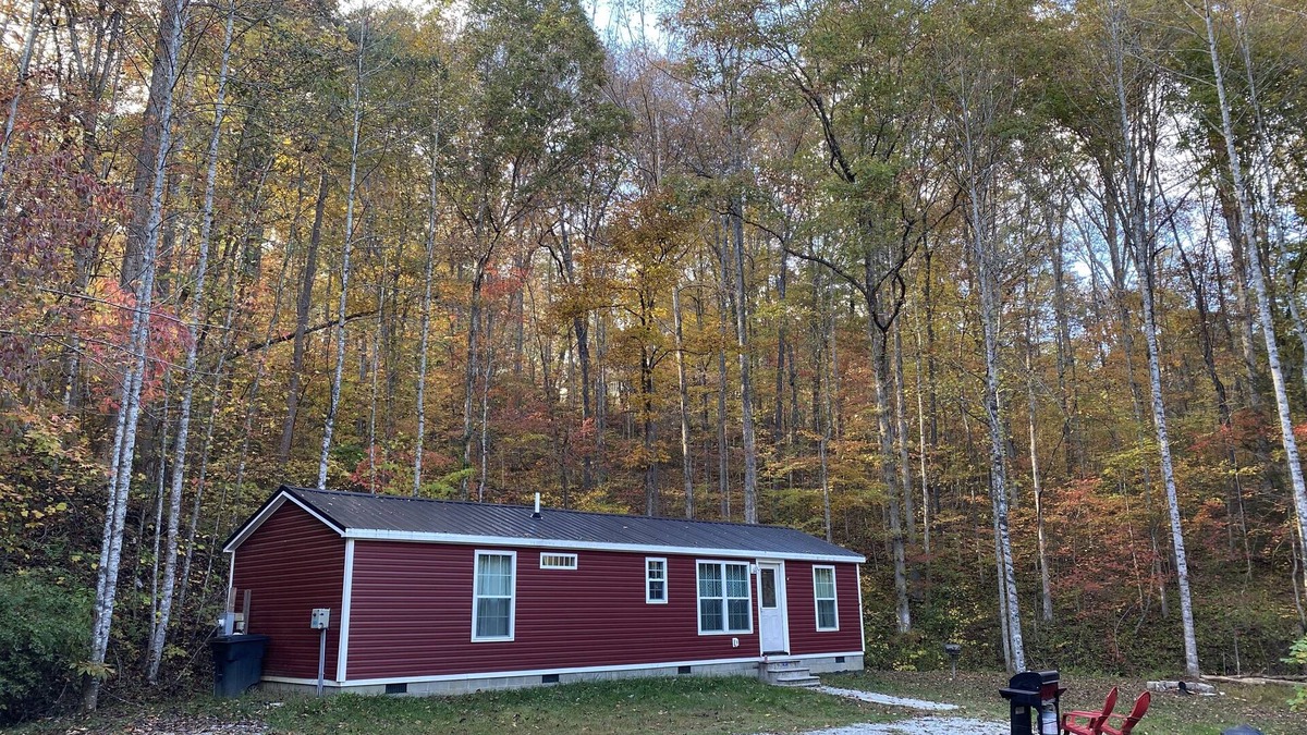 Pittsburg Cottage | Peaceful 2Bedroom, 1.5Bath Cottage near Wood Creek Boat Dock