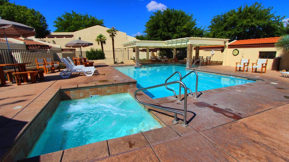 St. George Condo | Peaceful 2BR w/Pools & Fireplace