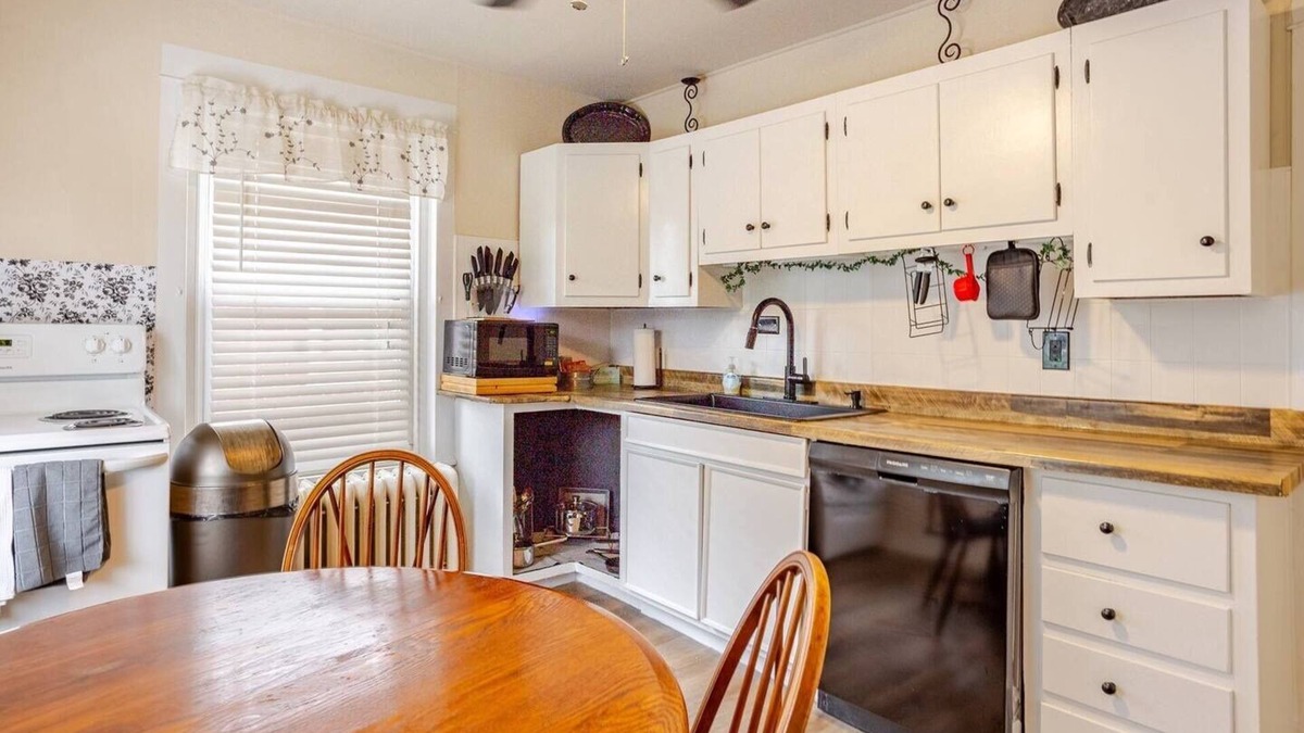 Shillington Apartment | Peaceful 2BR w/Zen Room