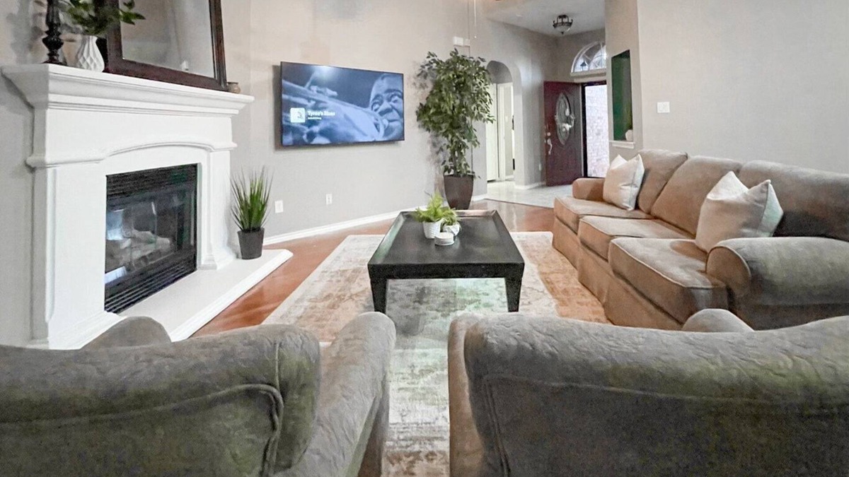Keller House | Peaceful 3/2 with Backyard Garden