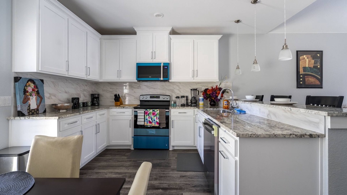 Dallas House | Peaceful 3 BD/2 Bath Family Perfect Getaway Home