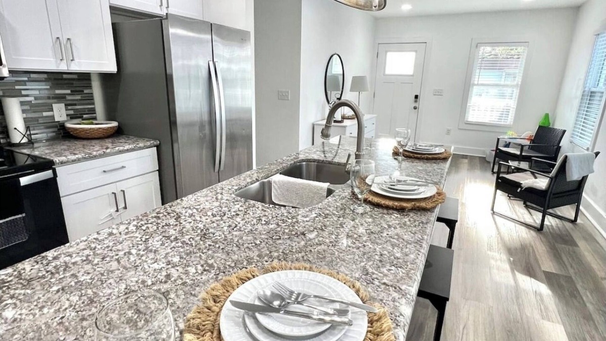 Navy Point House | Peaceful 3 Bedroom Pensacola Get Away-2 mins from NAS Pensacola