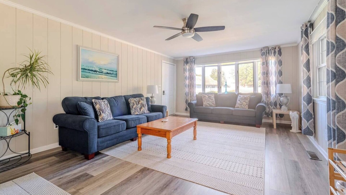Salisbury House | Peaceful 3BR Home Near SU, Sports Fields, Civic Center, Zoo & Ocean City