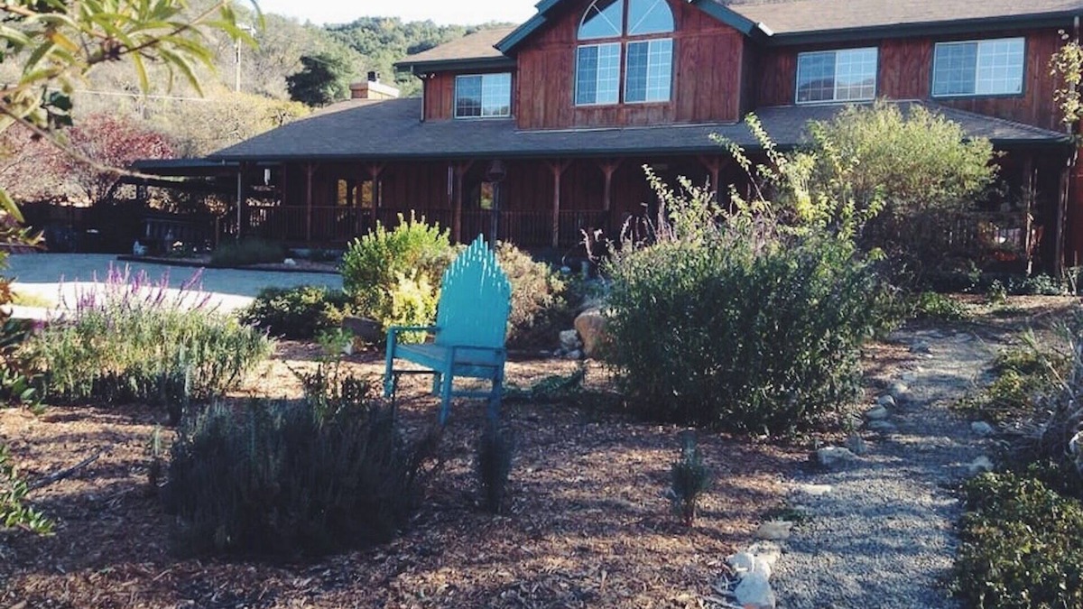 Ojai House | Peaceful 4 Bedroom 6 Acre Ranch House With Mountain Views In Beautiful Ojai