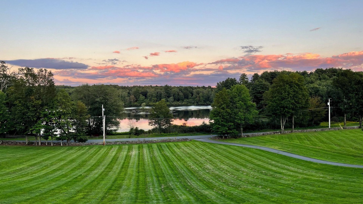 Swan Lake House | Peaceful 4-bedroom escape to Bethel Woods with WiFi, AC, lake view
