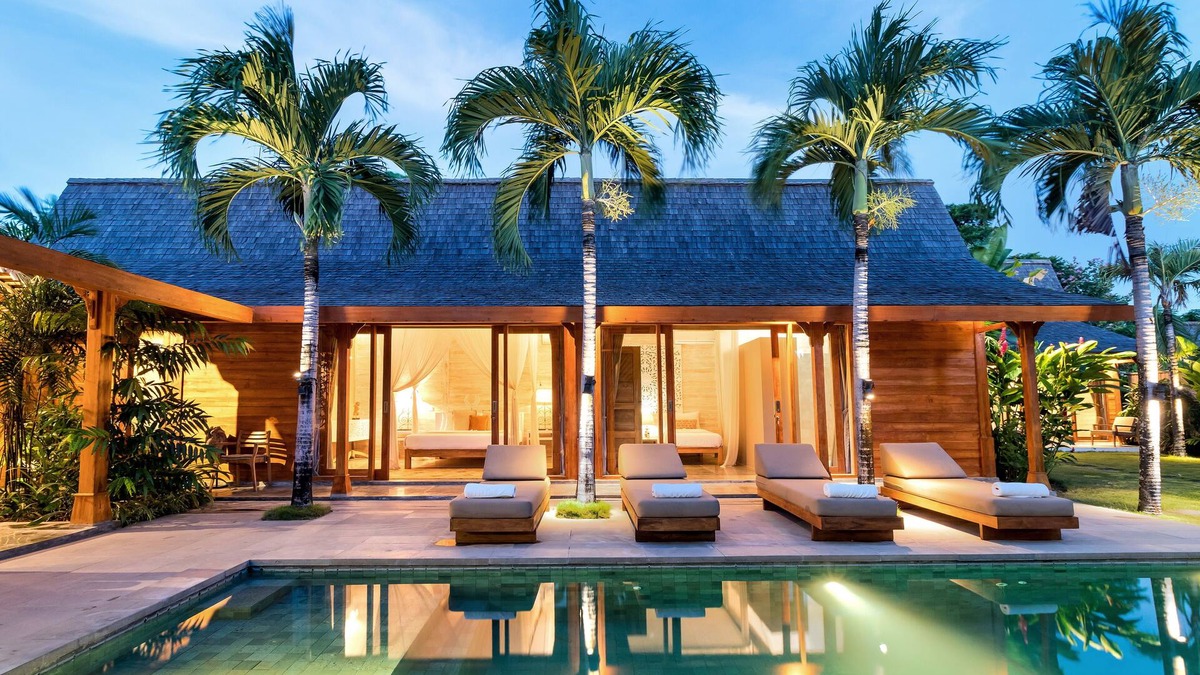 Kerobokan Villa | Peaceful 4 Bedrooms Private Pool Villas Rice Field View