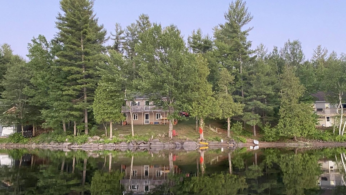 Petawawa Cottage | Peaceful 4 season cottage on the shores of the Petawawa River