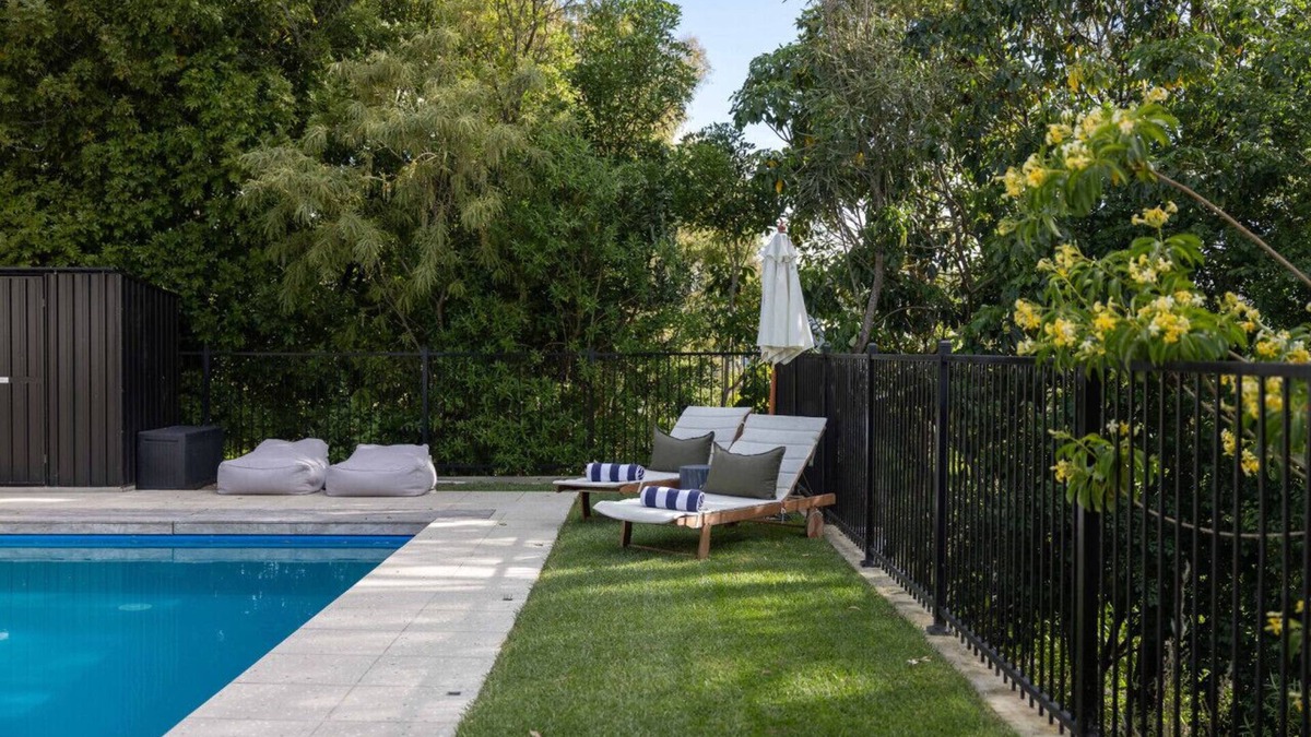 Havelock North Apartment | Peaceful 4BR Getaway Large Heated Pool