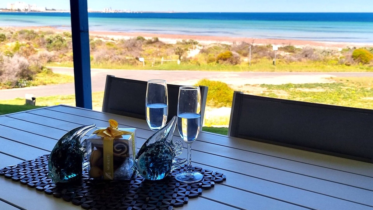 North Beach House | Peaceful 5 star Wallaroo getaway. Magnificent uninterrupted beach views. Sleep 8
