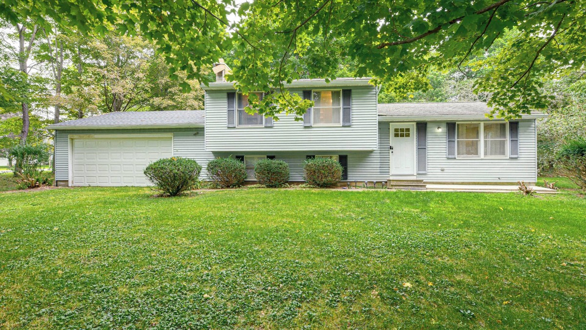Allegany House | Peaceful Allegany Home, Walk to SBU!