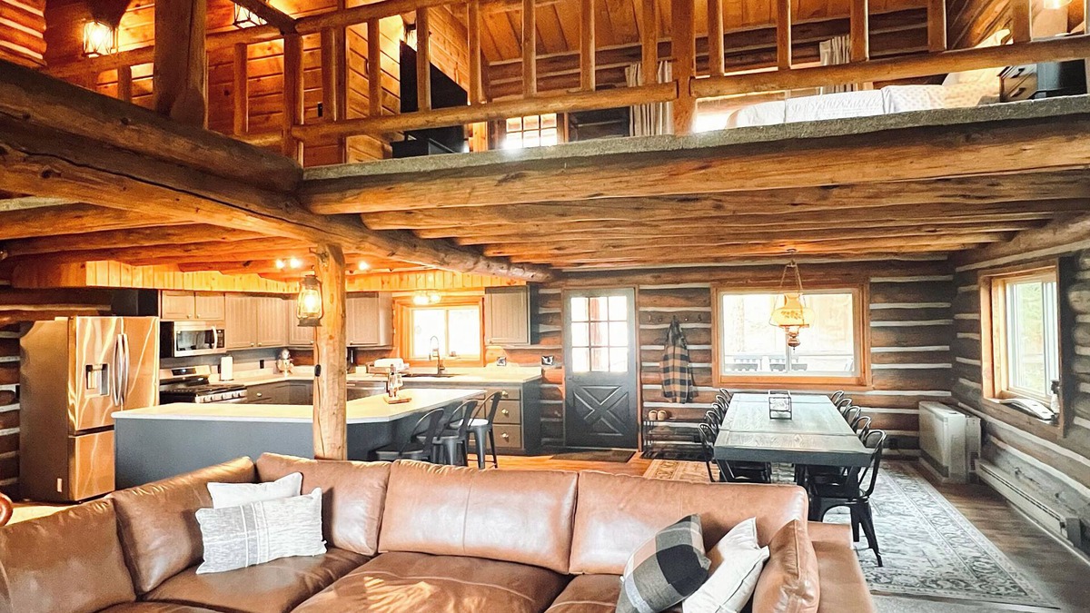 Stevensville Cabin | Peaceful and Charming Montana Lodge, in the heart of the Bitterroot Valley