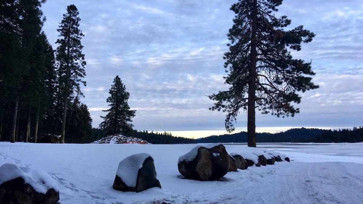 Ashland Cabin | Peaceful and comfy cabin near Hyatt lake and reservoir.