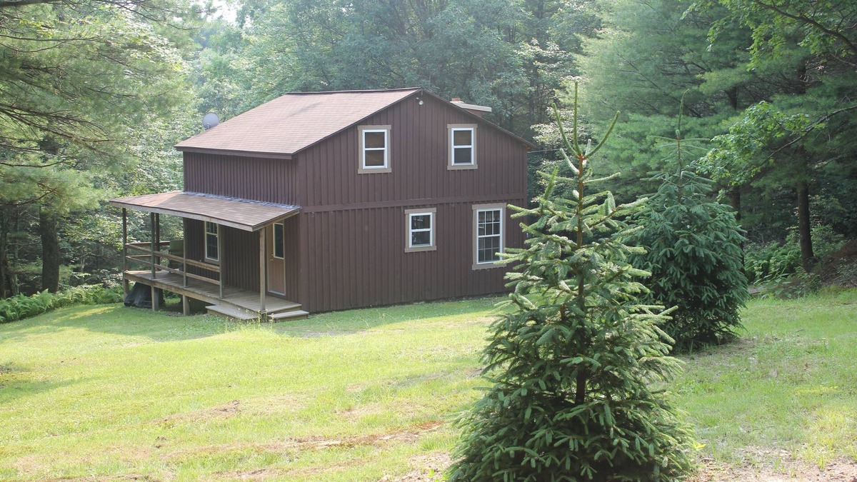 Lock Haven Cabin | Peaceful and Conveniently located
