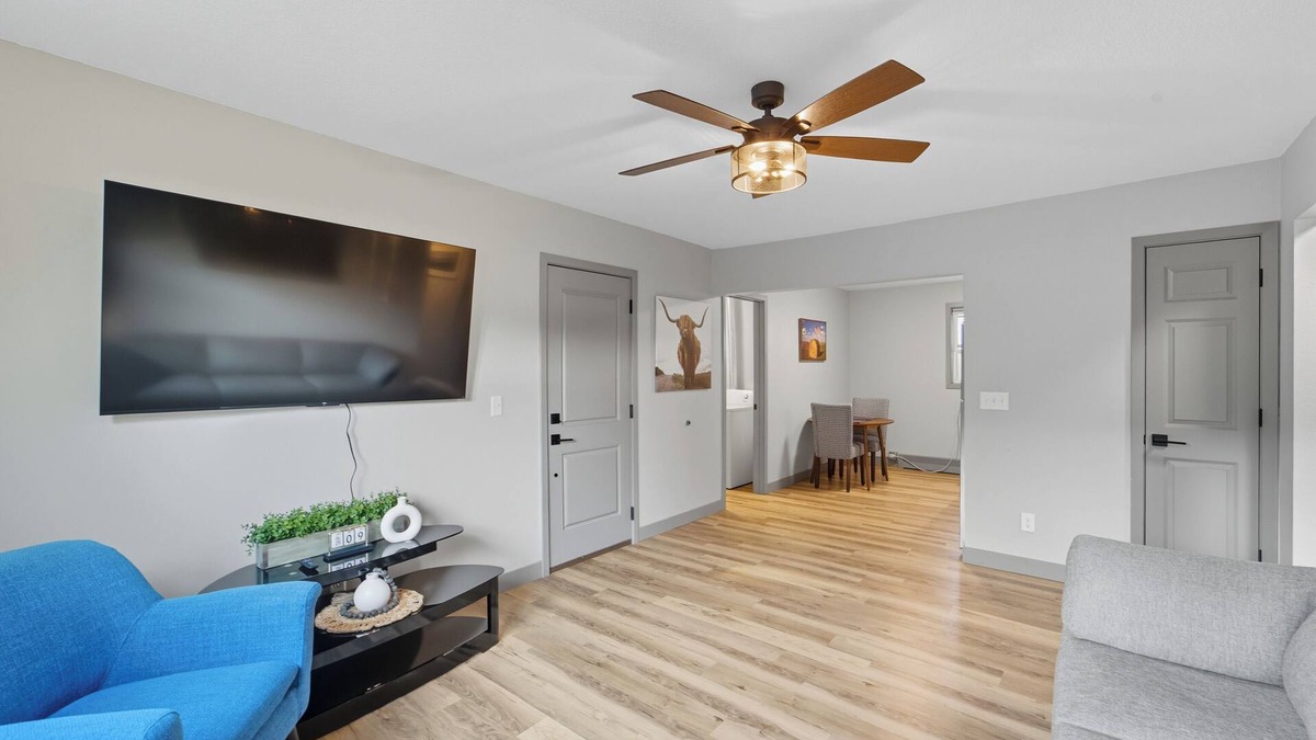 Altoona Apartment | Peaceful and Cozy - 2BR 1BA/Washer/Parking