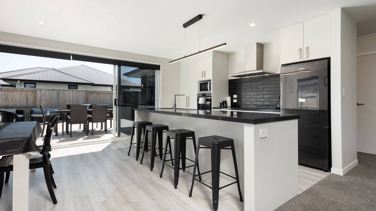 Papamoa Beach House | Peaceful and Private in Papamoa