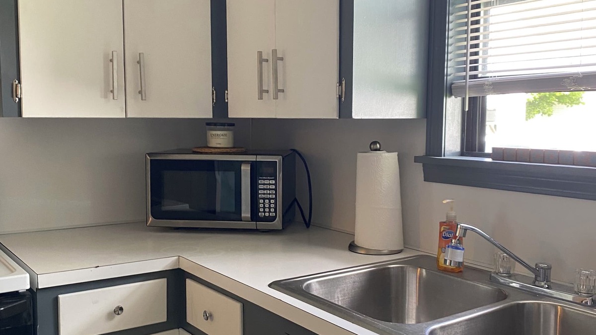 Marshall House | Peaceful and private one bedroom, one bathroom house in downtown Marshall