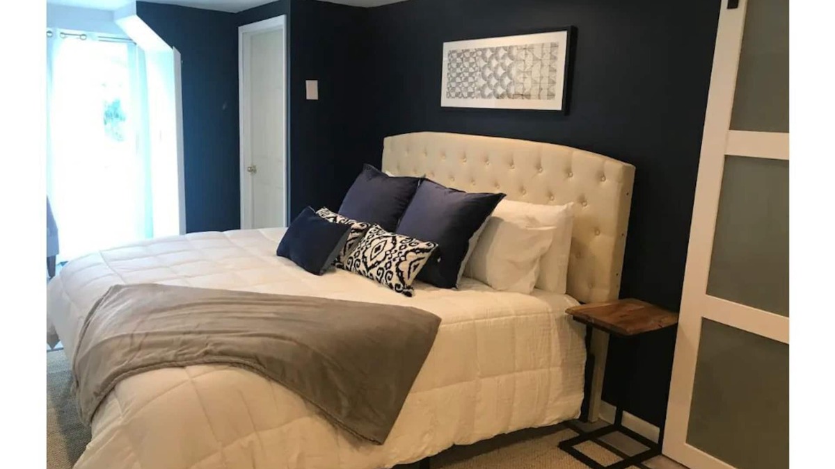 Hector House | Peaceful and private renovated barn right off the winery and brewery trail