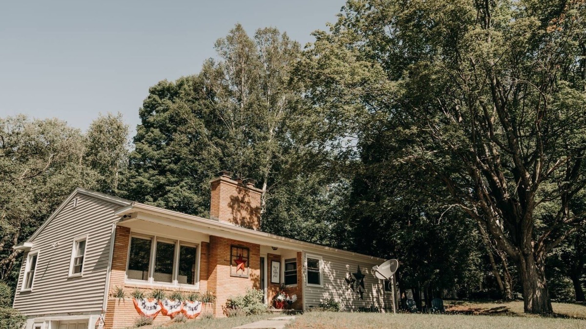 Frankfort House | Peaceful and Spacious home in Cul-de-sac within walking of downtown Frankfort