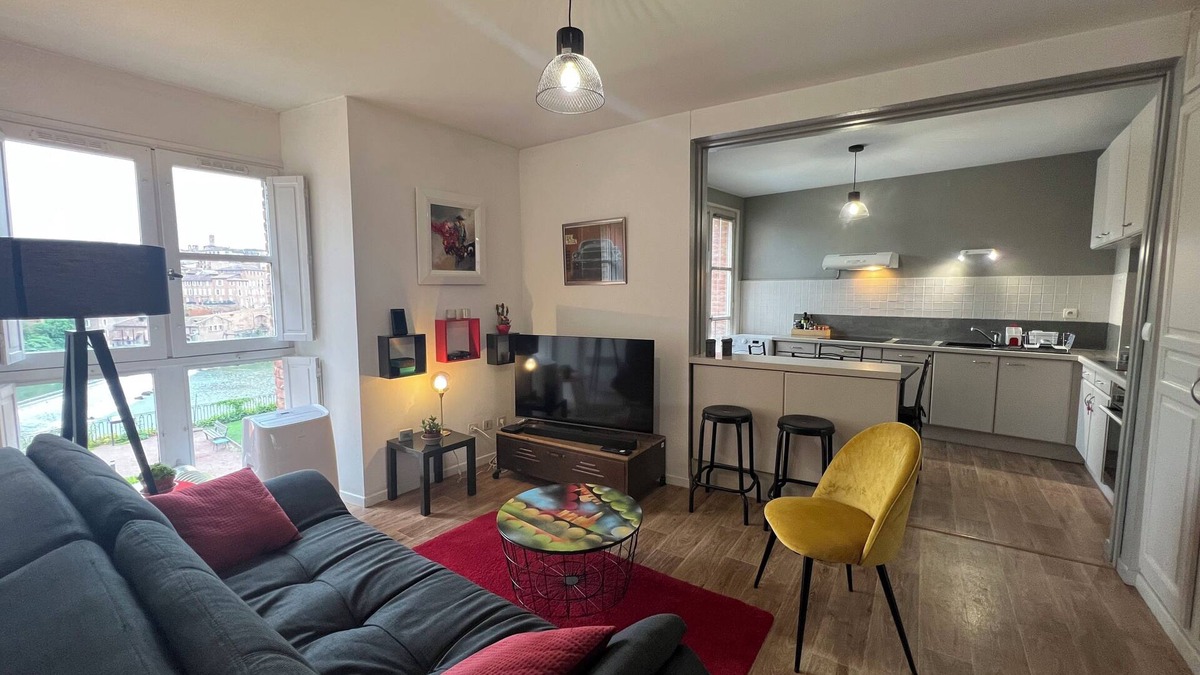 Albi Apartment | Peaceful apartment overlooking the Tarn