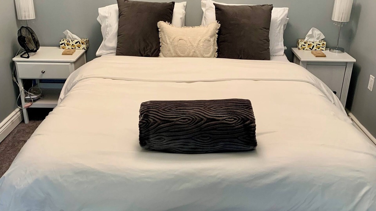 East Kildonan House | Peaceful Bay Getaway! The entire lower level private guest suite is all yours!